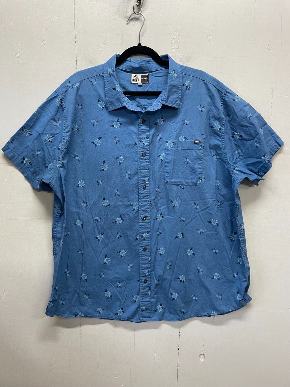 Reef Men's Short Sleeve Button Up Shirt Size XXL Blue Floral Print